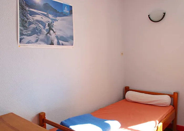 Montagne Bourbonnaise 12-14 Pers, Animaux Autorises - Fr-1-489-343